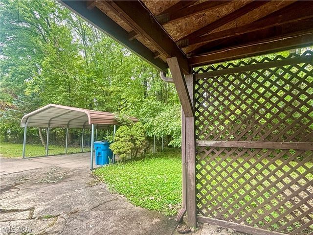 1879 Difford Drive, Niles, OH 44446