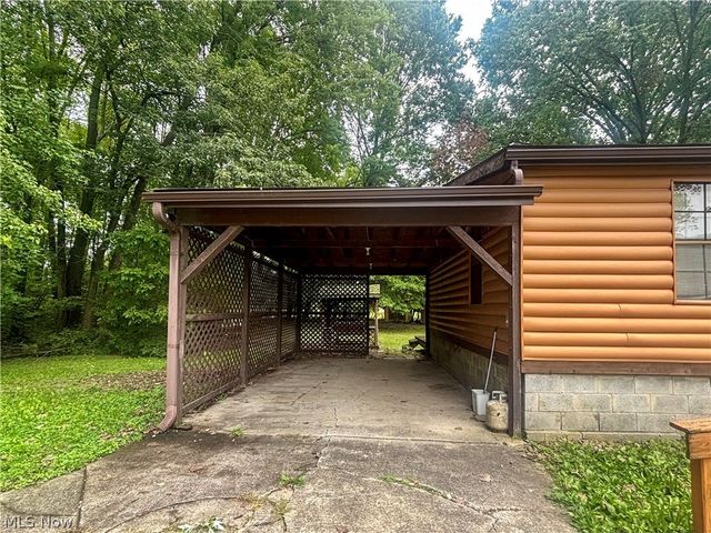 1879 Difford Drive, Niles, OH 44446