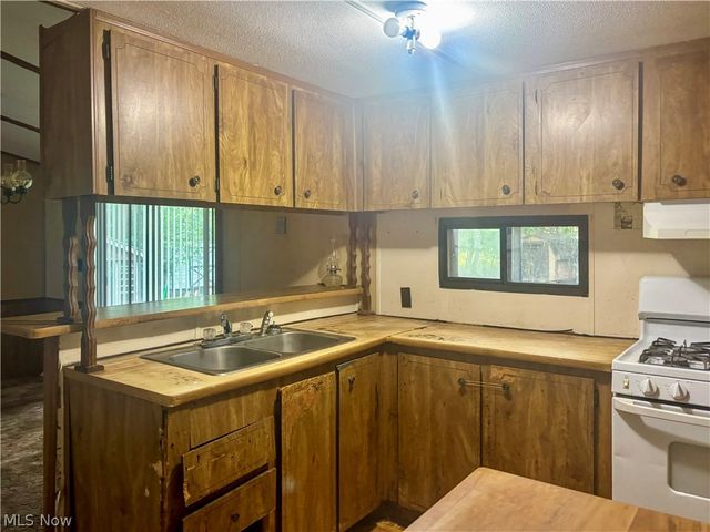 1879 Difford Drive, Niles, OH 44446