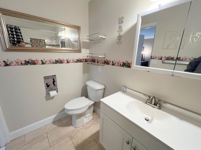 5 Autumn Leaf Dr Apt 16, Nashua, NH 03060