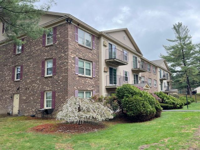 5 Autumn Leaf Dr Apt 16, Nashua, NH 03060