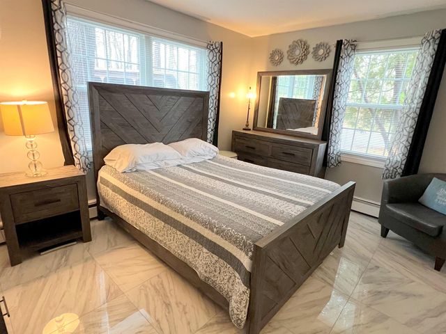 5 Autumn Leaf Dr Apt 16, Nashua, NH 03060
