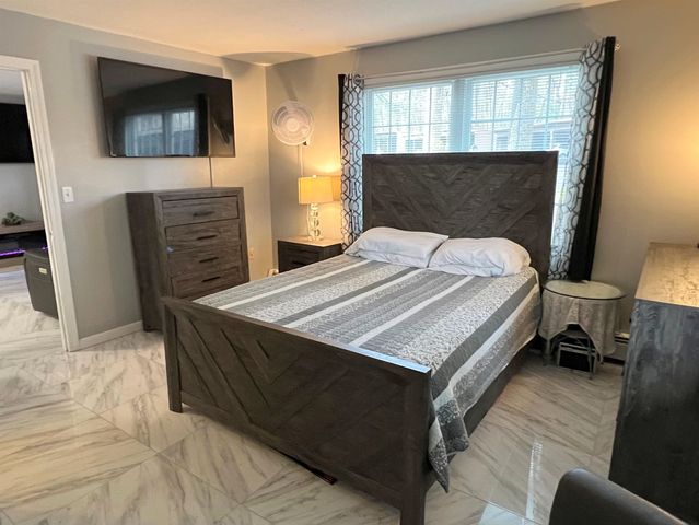 5 Autumn Leaf Dr Apt 16, Nashua, NH 03060
