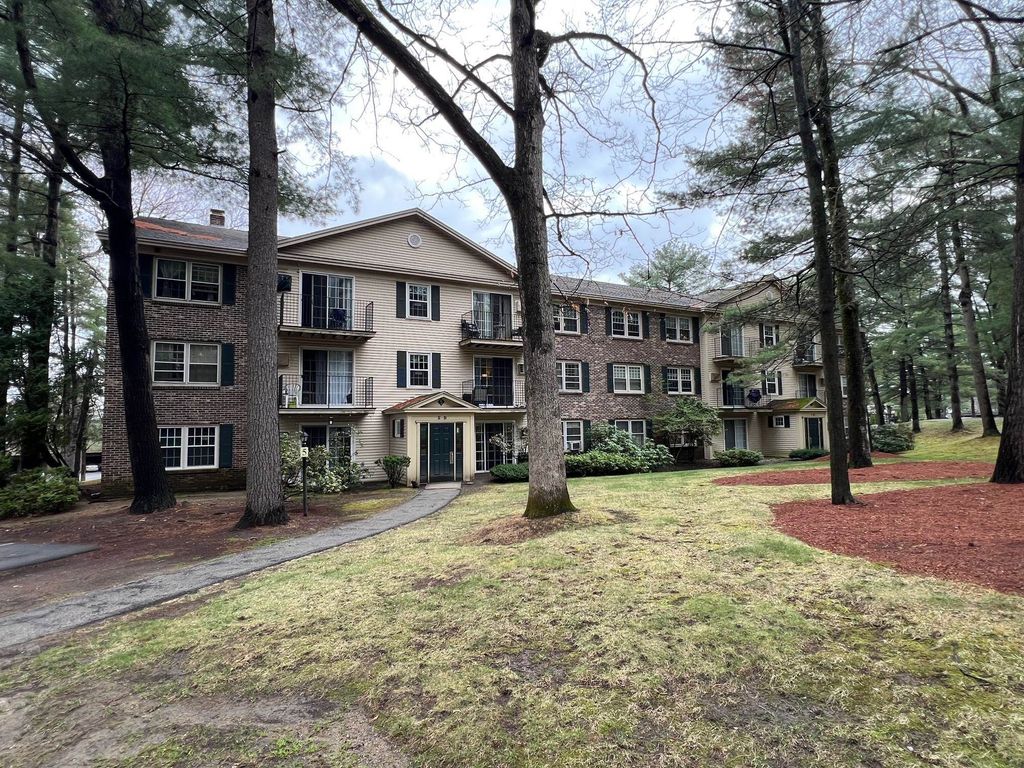 5 Autumn Leaf Dr Apt 16, Nashua, NH 03060