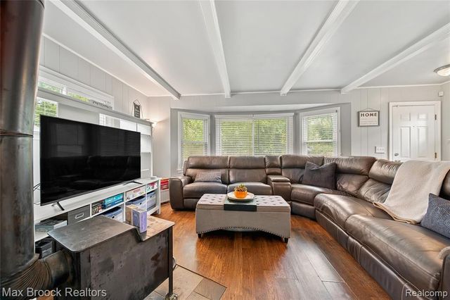 19782 Sumner, Redford, MI 48240