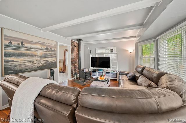 19782 Sumner, Redford, MI 48240