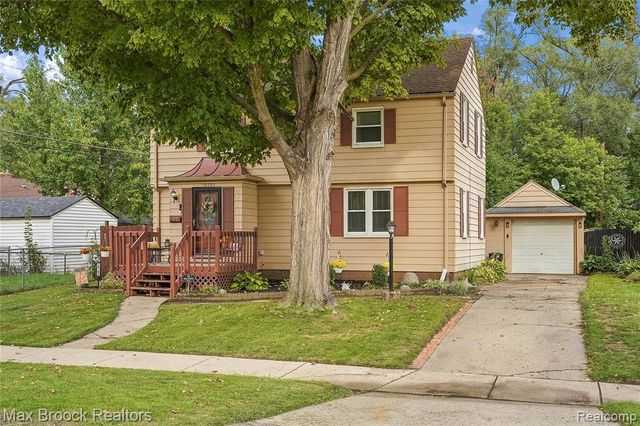 19782 Sumner, Redford, MI 48240