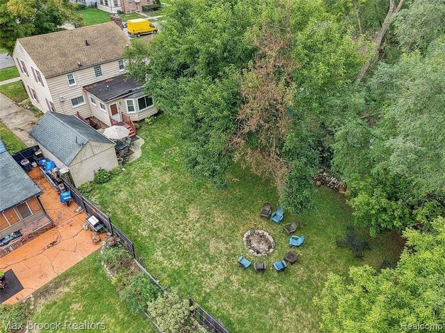 19782 Sumner, Redford, MI 48240