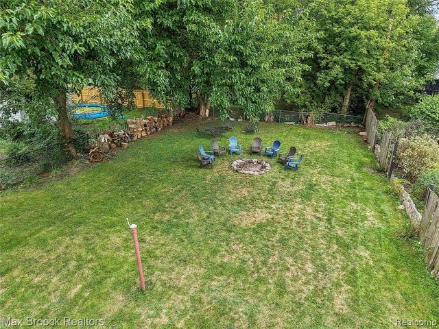 19782 Sumner, Redford, MI 48240