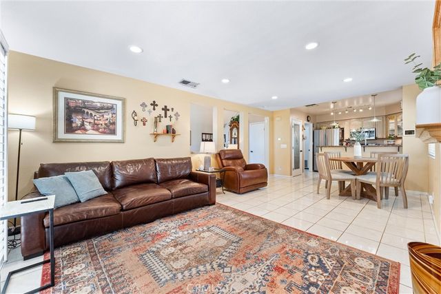 861 Shade Tree Way, Corona, CA 92878