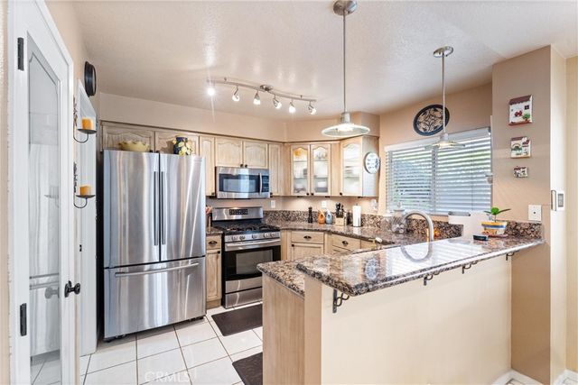 861 Shade Tree Way, Corona, CA 92878