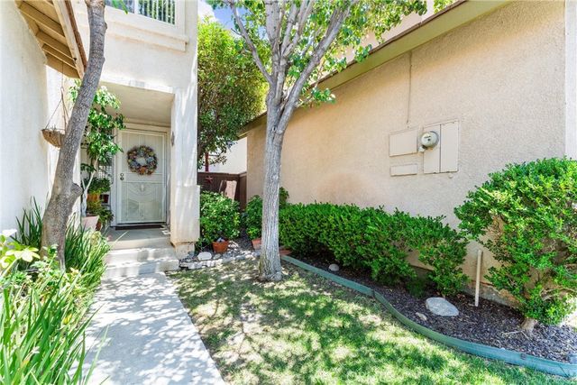 861 Shade Tree Way, Corona, CA 92878