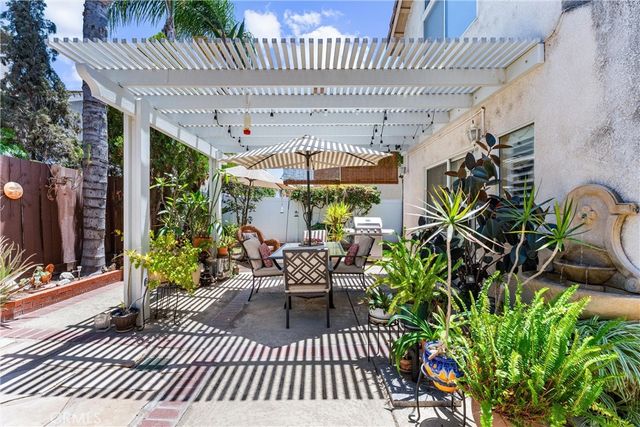 861 Shade Tree Way, Corona, CA 92878