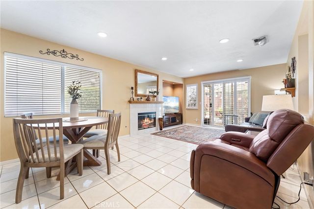 861 Shade Tree Way, Corona, CA 92878