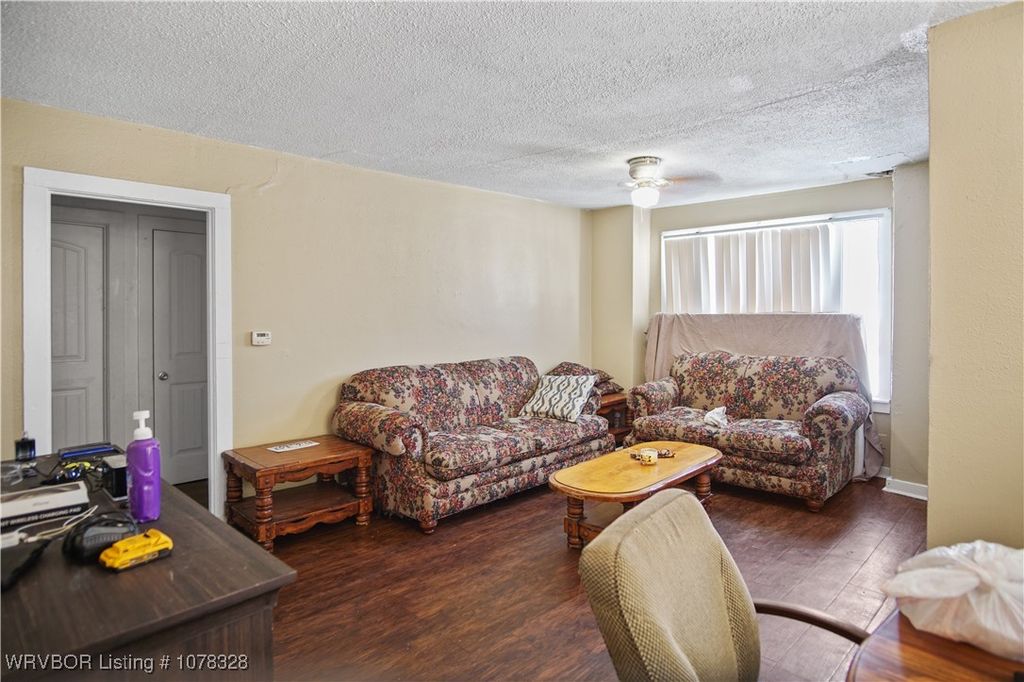 4010 Morris Drive 4010 Morris Drive