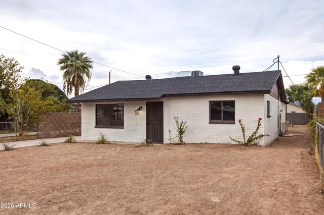 2930 E GRANADA Road, Phoenix, AZ 85008