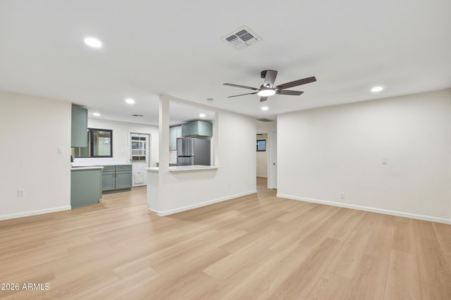 2930 E GRANADA Road, Phoenix, AZ 85008