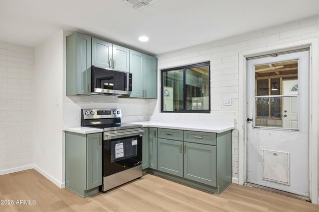 2930 E GRANADA Road, Phoenix, AZ 85008