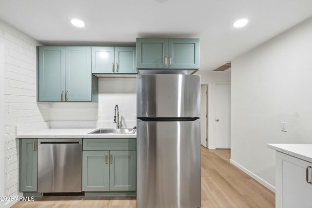 2930 E GRANADA Road, Phoenix, AZ 85008