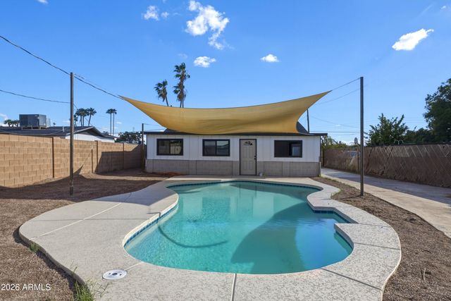 2930 E GRANADA Road, Phoenix, AZ 85008