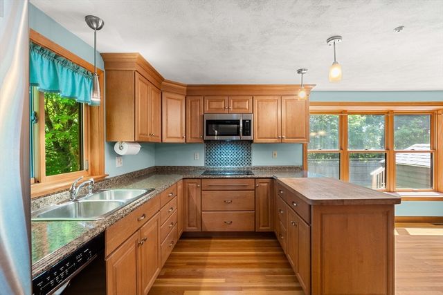 17 Kernwood Hts, Beverly, MA 01915