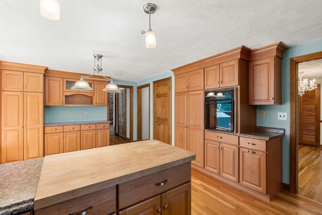 17 Kernwood Hts, Beverly, MA 01915