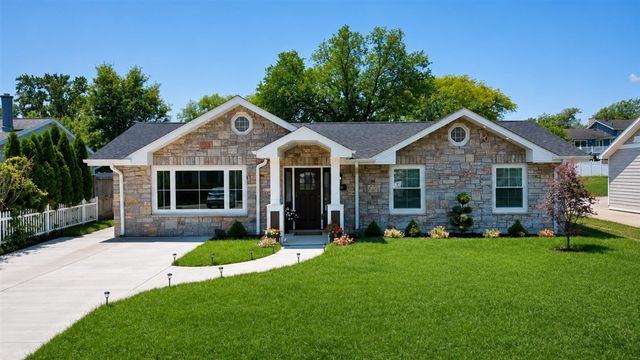 340 N Berrien Street, New Buffalo, MI 49117