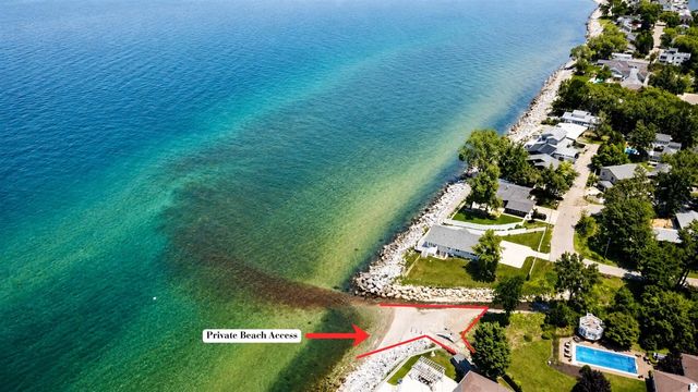 340 N Berrien Street, New Buffalo, MI 49117