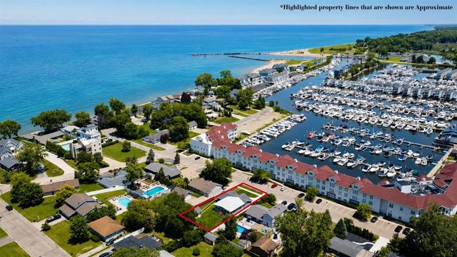 340 N Berrien Street, New Buffalo, MI 49117