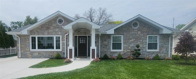340 N Berrien Street, New Buffalo, MI 49117