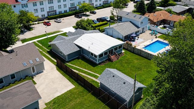 340 N Berrien Street, New Buffalo, MI 49117