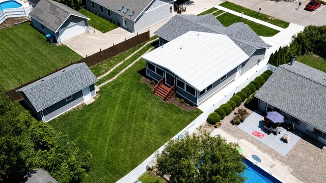 340 N Berrien Street, New Buffalo, MI 49117