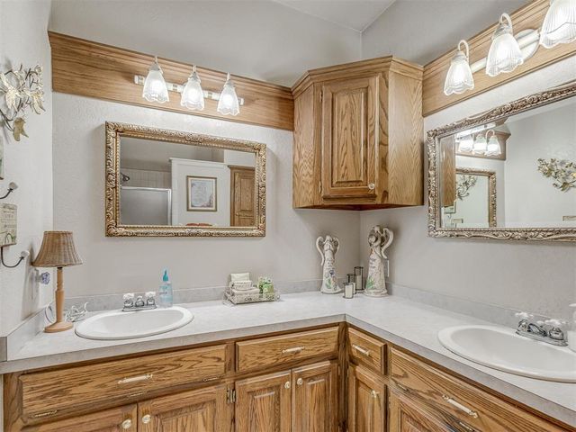 217 S Roselawn Avenue, Midwest City, OK 73130