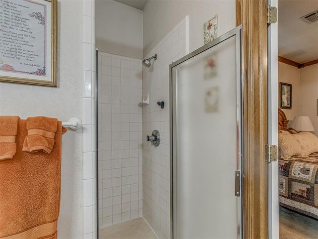 217 S Roselawn Avenue, Midwest City, OK 73130