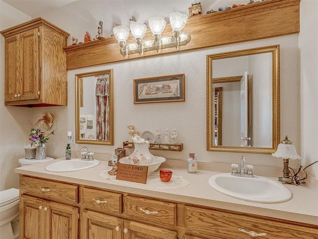 217 S Roselawn Avenue, Midwest City, OK 73130
