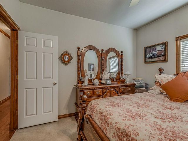 217 S Roselawn Avenue, Midwest City, OK 73130
