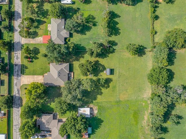 217 S Roselawn Avenue, Midwest City, OK 73130