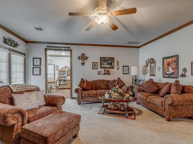 217 S Roselawn Avenue, Midwest City, OK 73130