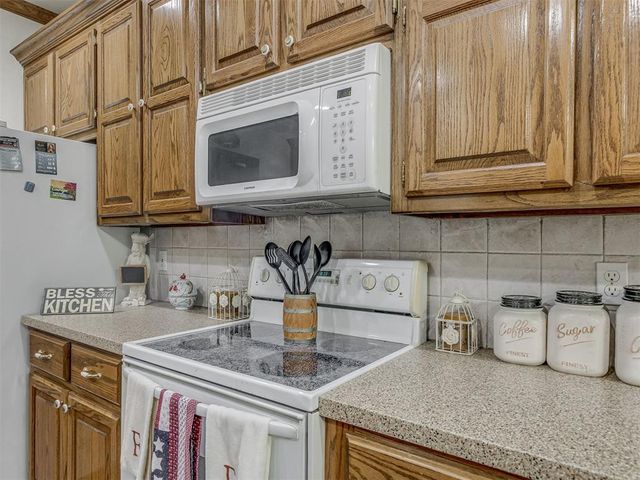 217 S Roselawn Avenue, Midwest City, OK 73130