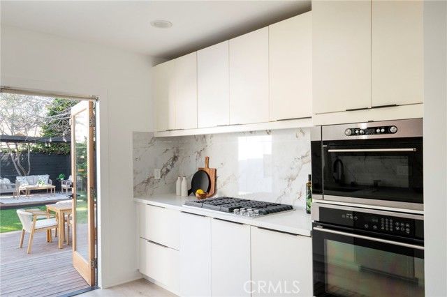 5922 4th, Los Angeles, CA 90043