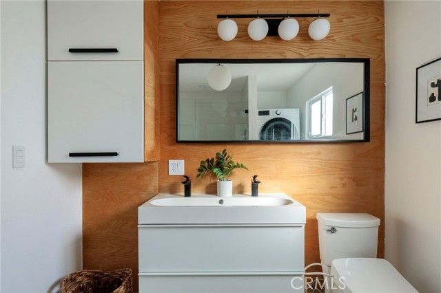 5922 4th, Los Angeles, CA 90043