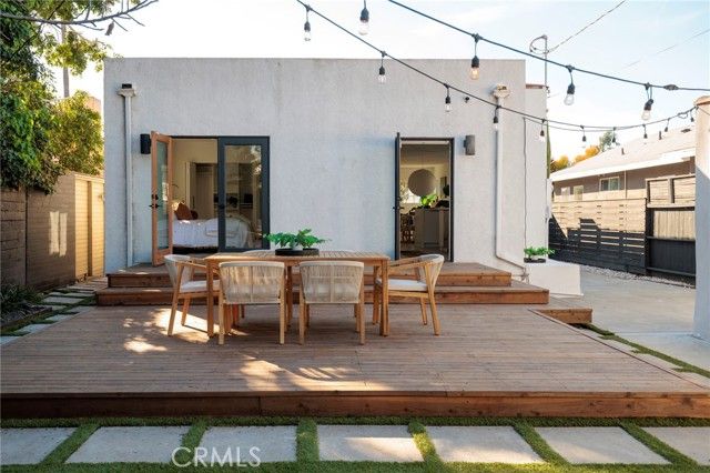 5922 4th, Los Angeles, CA 90043