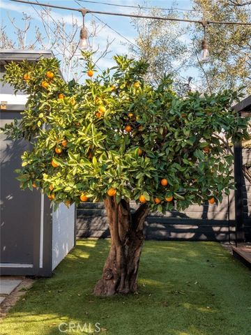 5922 4th, Los Angeles, CA 90043