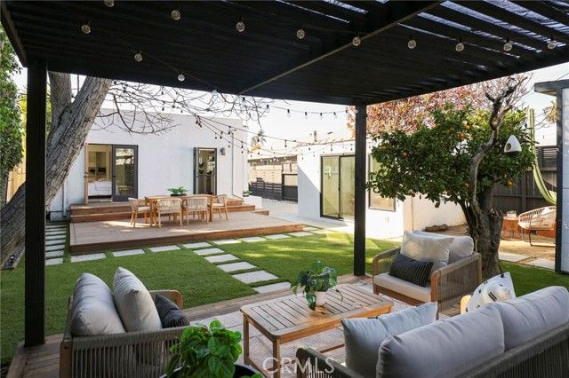 5922 4th, Los Angeles, CA 90043