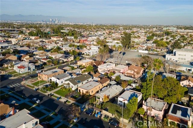 5922 4th, Los Angeles, CA 90043