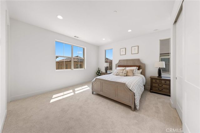 168 Somera, Irvine, CA 92602