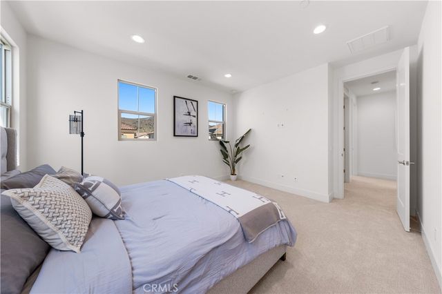 168 Somera, Irvine, CA 92602