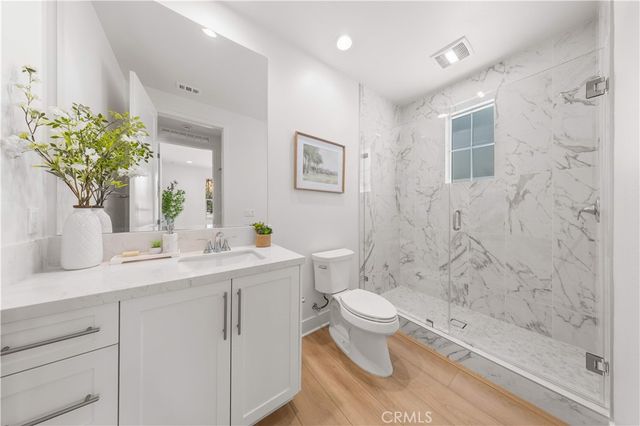 168 Somera, Irvine, CA 92602