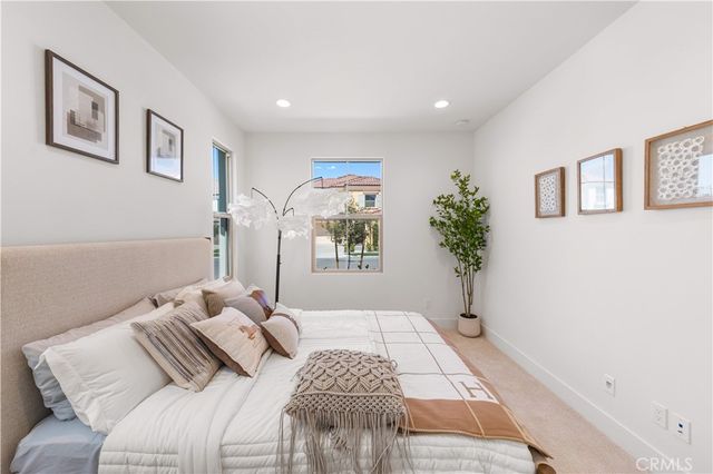 168 Somera, Irvine, CA 92602