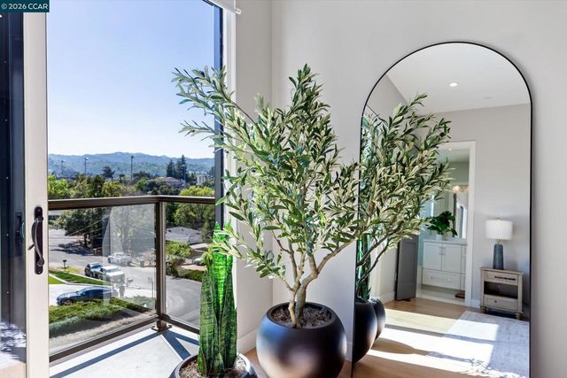 158 Andrea Dr, Walnut Creek, CA 94596